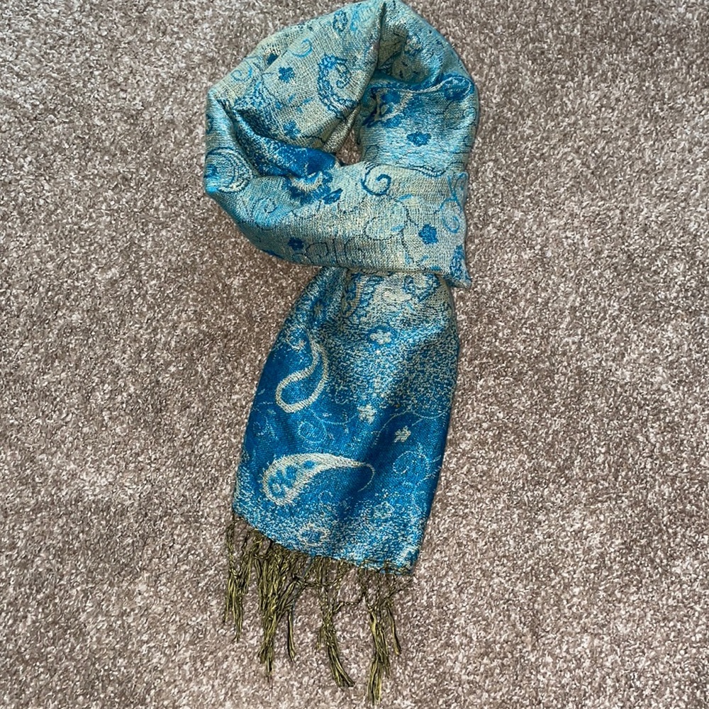 Blue and gold scarf. One size.